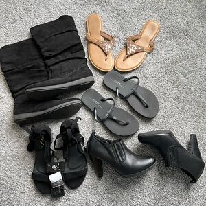 •Bundle woman’s shoes• Size 6/7